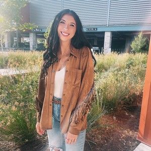 Meet your Posher, Danielle